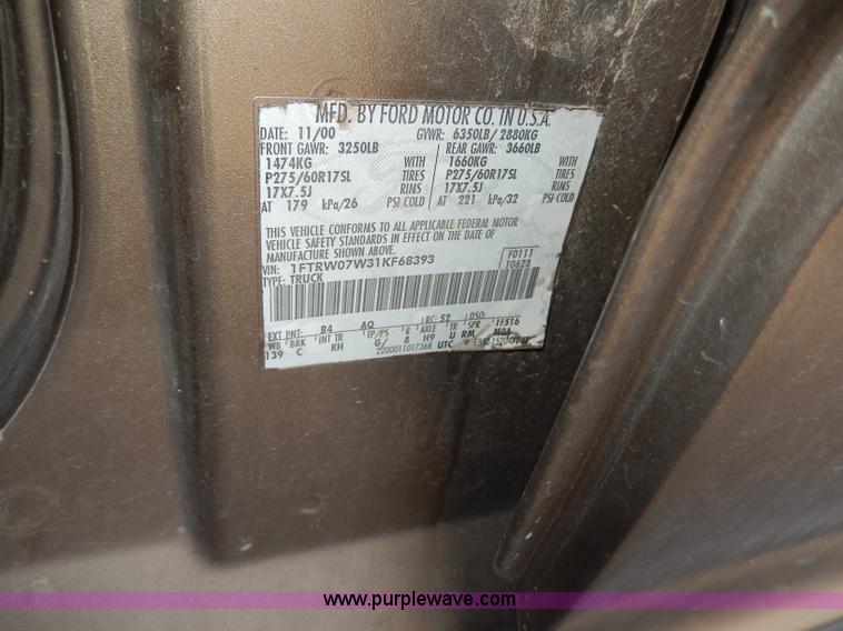 image for item H9588 2001 Ford F150 King Ranch SuperCrew pickup truck