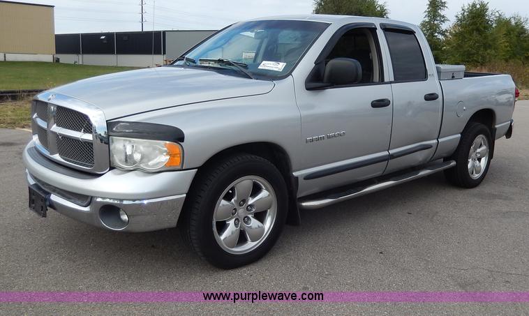 image for item H9589 2002 Dodge Ram 1500 SLT Quad Cab pickup truck