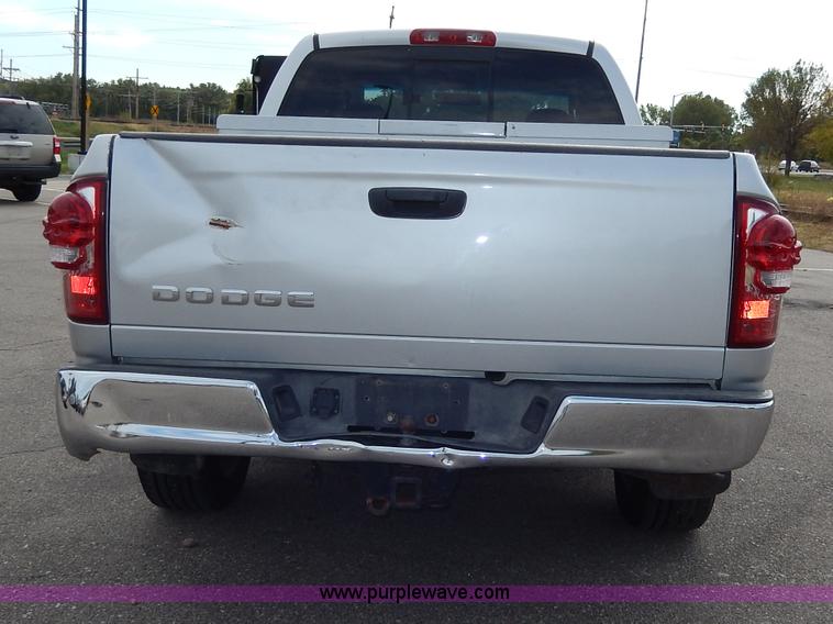 image for item H9589 2002 Dodge Ram 1500 SLT Quad Cab pickup truck