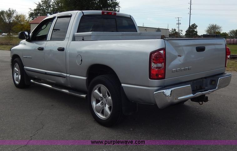 image for item H9589 2002 Dodge Ram 1500 SLT Quad Cab pickup truck