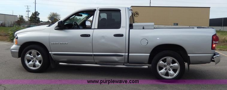 image for item H9589 2002 Dodge Ram 1500 SLT Quad Cab pickup truck