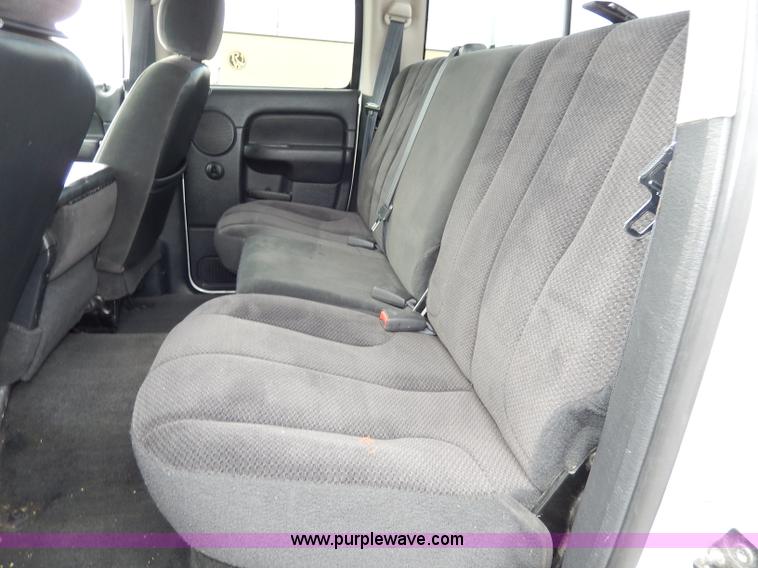 image for item H9589 2002 Dodge Ram 1500 SLT Quad Cab pickup truck