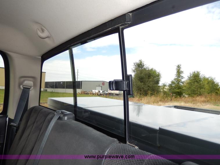 image for item H9589 2002 Dodge Ram 1500 SLT Quad Cab pickup truck