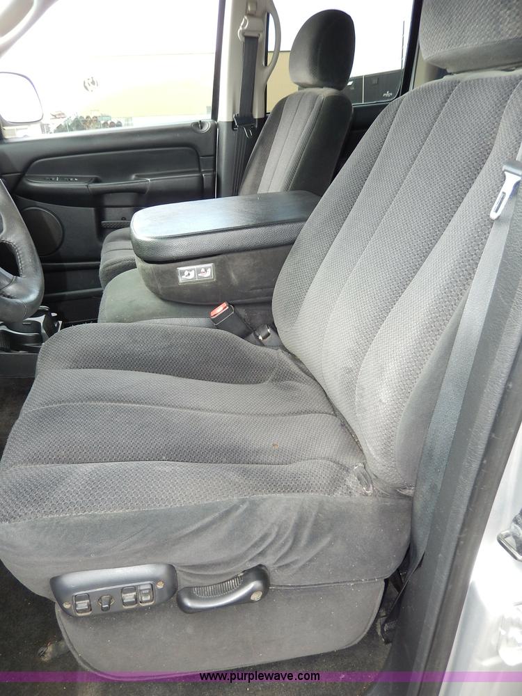 image for item H9589 2002 Dodge Ram 1500 SLT Quad Cab pickup truck