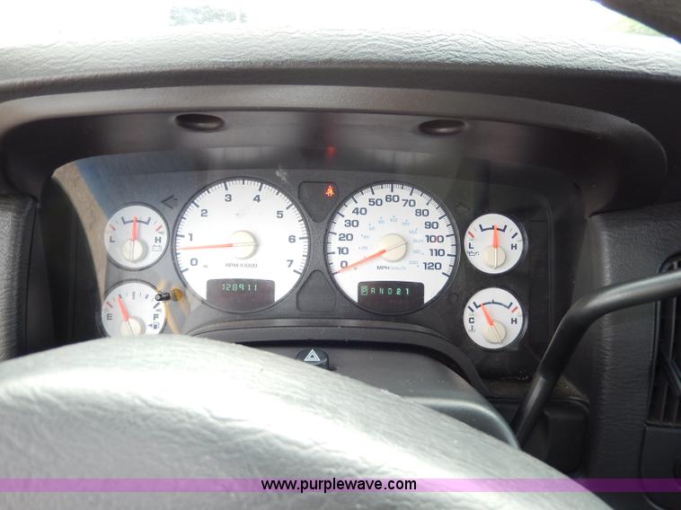 image for item H9589 2002 Dodge Ram 1500 SLT Quad Cab pickup truck