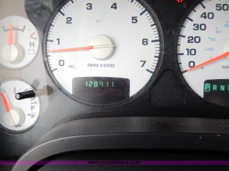 image for item H9589 2002 Dodge Ram 1500 SLT Quad Cab pickup truck