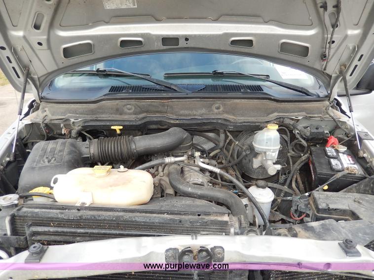 image for item H9589 2002 Dodge Ram 1500 SLT Quad Cab pickup truck