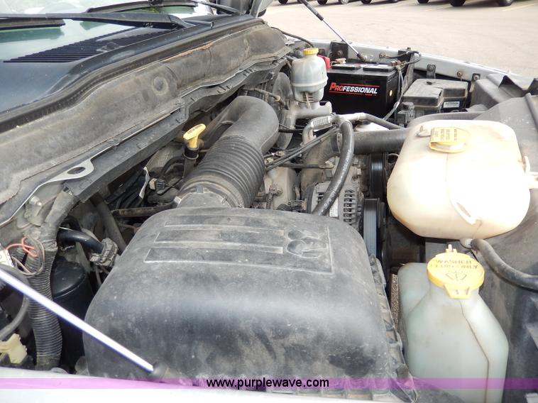 image for item H9589 2002 Dodge Ram 1500 SLT Quad Cab pickup truck