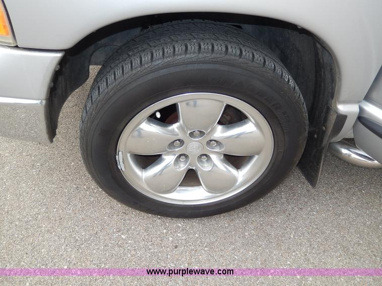 image for item H9589 2002 Dodge Ram 1500 SLT Quad Cab pickup truck