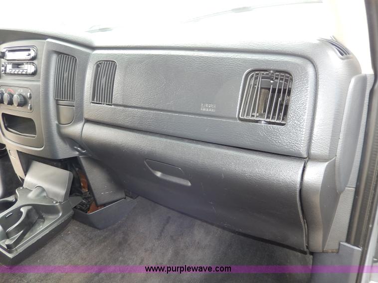 image for item H9589 2002 Dodge Ram 1500 SLT Quad Cab pickup truck