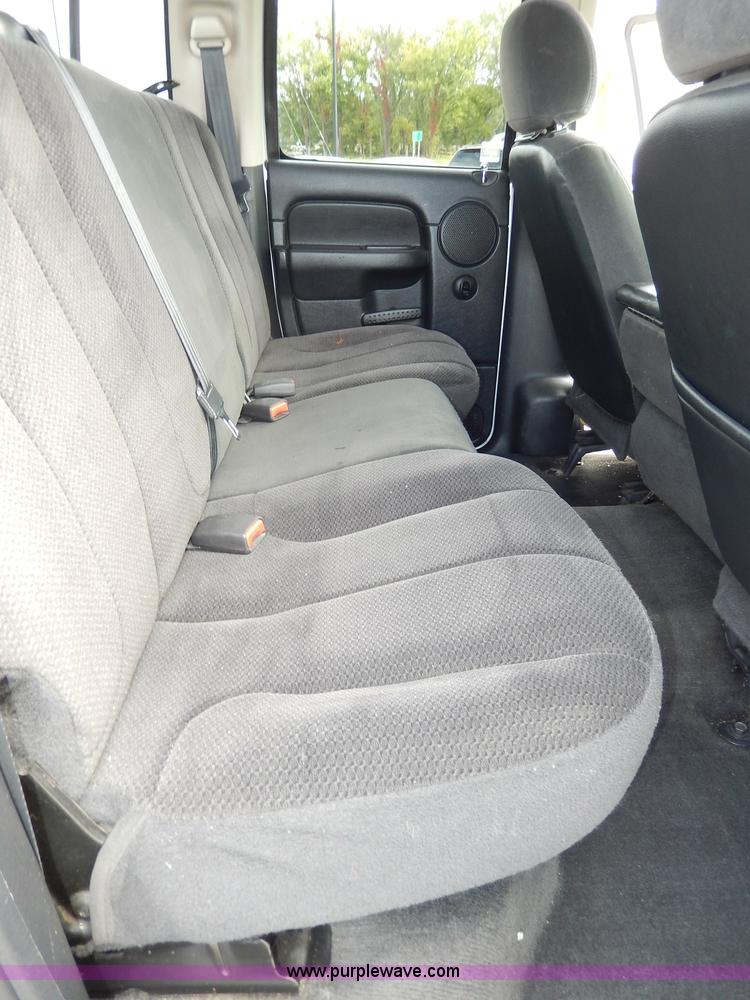 image for item H9589 2002 Dodge Ram 1500 SLT Quad Cab pickup truck