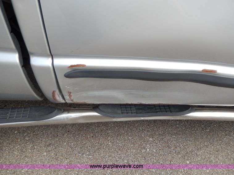 image for item H9589 2002 Dodge Ram 1500 SLT Quad Cab pickup truck