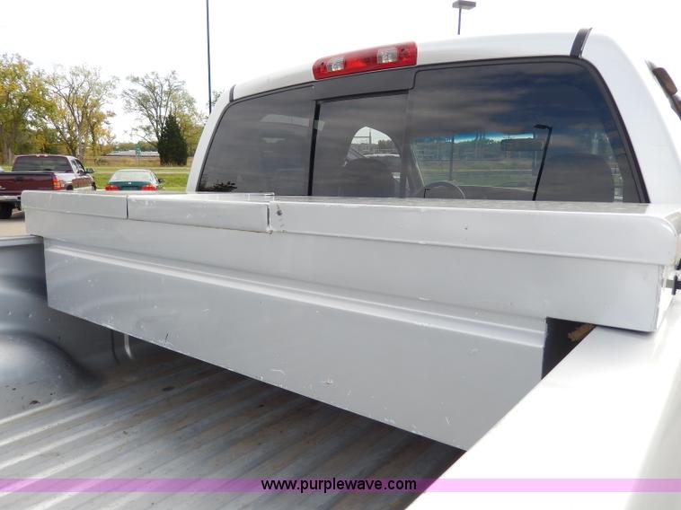 image for item H9589 2002 Dodge Ram 1500 SLT Quad Cab pickup truck