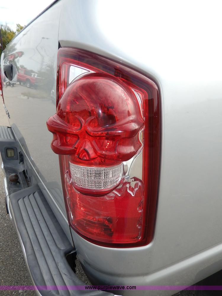 image for item H9589 2002 Dodge Ram 1500 SLT Quad Cab pickup truck