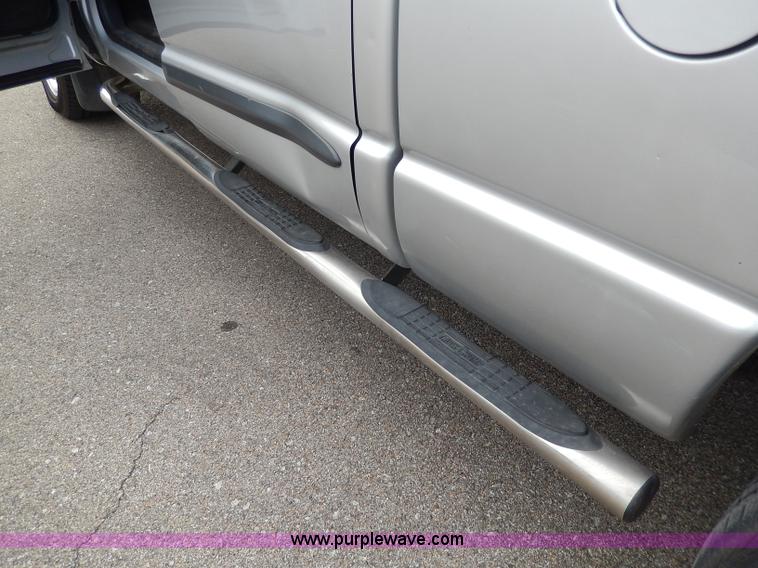 image for item H9589 2002 Dodge Ram 1500 SLT Quad Cab pickup truck