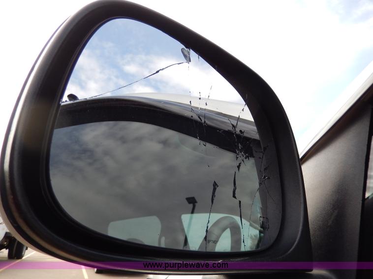 image for item H9589 2002 Dodge Ram 1500 SLT Quad Cab pickup truck