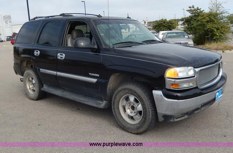 image for item H9590 2003 GMC Yukon SLT SUV