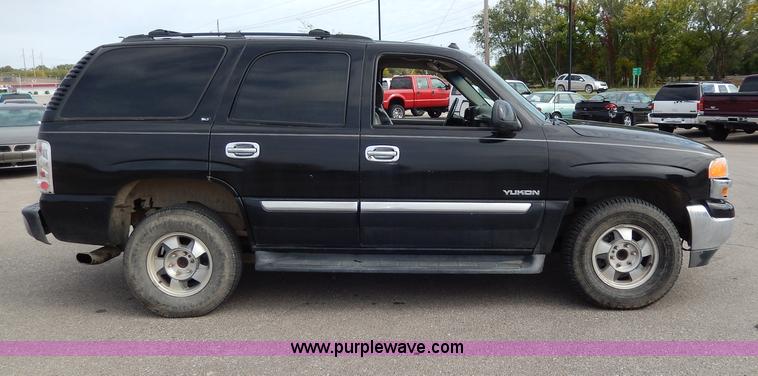 image for item H9590 2003 GMC Yukon SLT SUV