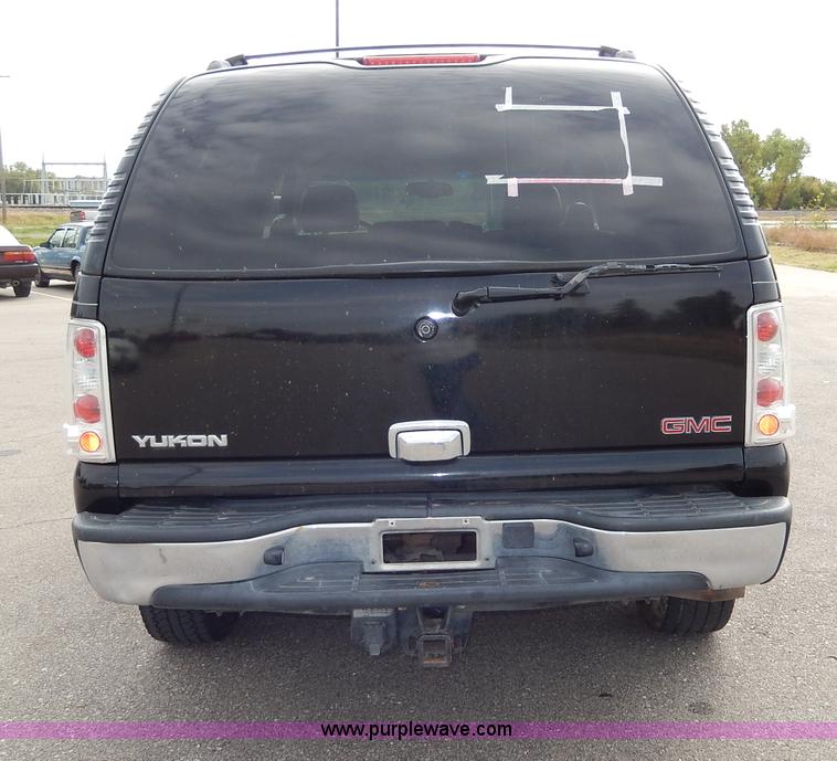 image for item H9590 2003 GMC Yukon SLT SUV