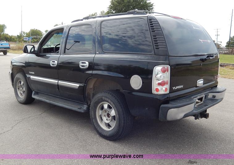 image for item H9590 2003 GMC Yukon SLT SUV