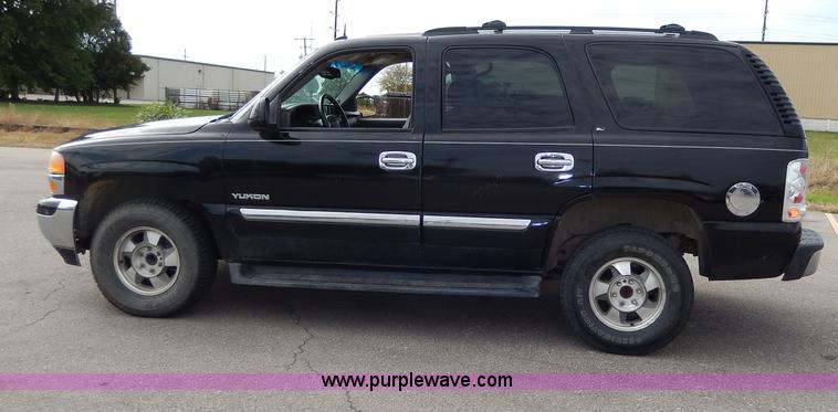 image for item H9590 2003 GMC Yukon SLT SUV