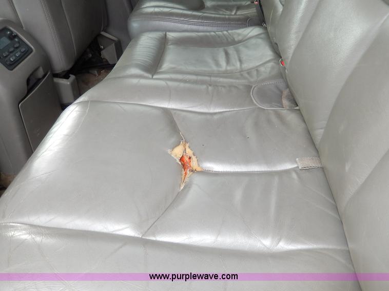 image for item H9590 2003 GMC Yukon SLT SUV