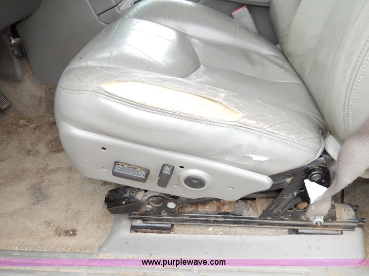 image for item H9590 2003 GMC Yukon SLT SUV