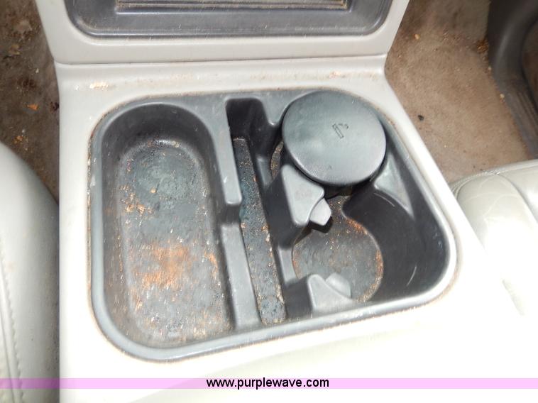 image for item H9590 2003 GMC Yukon SLT SUV