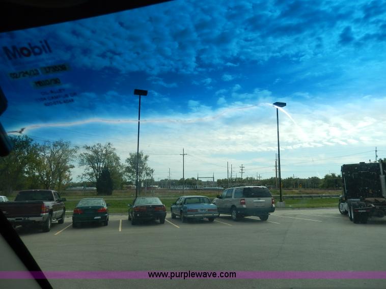 image for item H9590 2003 GMC Yukon SLT SUV