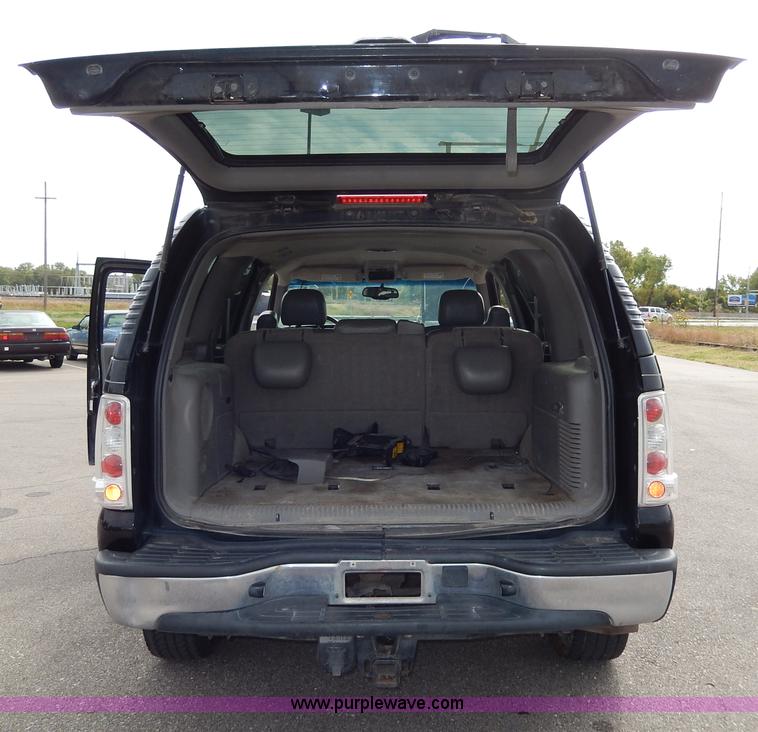 image for item H9590 2003 GMC Yukon SLT SUV