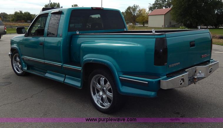 image for item H9591 1994 GMC Sierra 1500 SLE Club Cab pickup truck