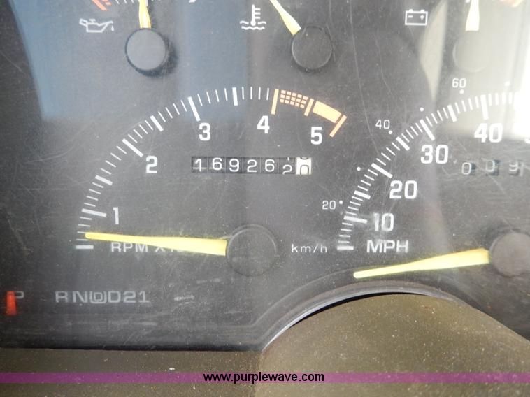 image for item H9591 1994 GMC Sierra 1500 SLE Club Cab pickup truck