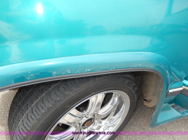 image for item H9591 1994 GMC Sierra 1500 SLE Club Cab pickup truck