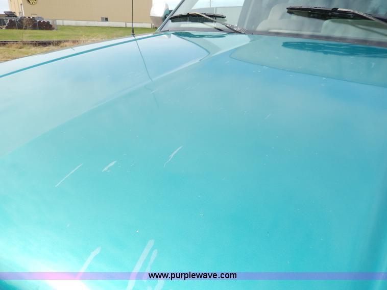 image for item H9591 1994 GMC Sierra 1500 SLE Club Cab pickup truck