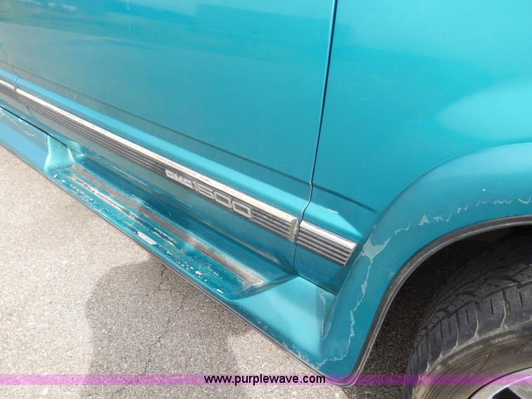 image for item H9591 1994 GMC Sierra 1500 SLE Club Cab pickup truck