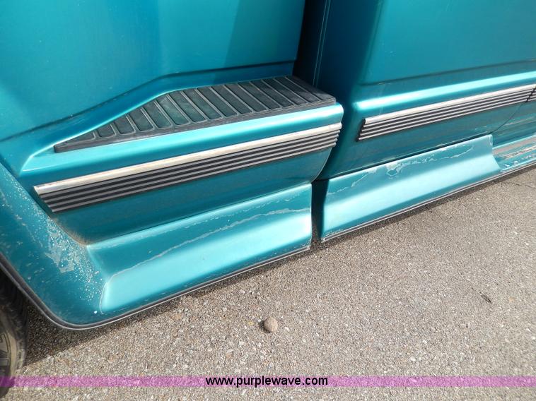 image for item H9591 1994 GMC Sierra 1500 SLE Club Cab pickup truck