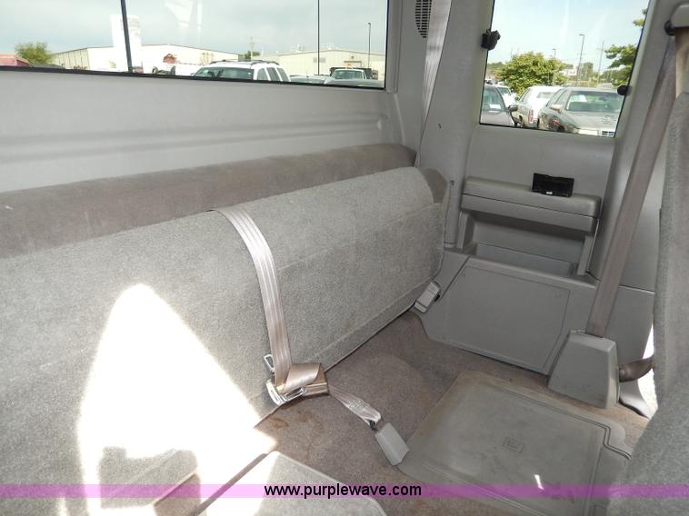 image for item H9591 1994 GMC Sierra 1500 SLE Club Cab pickup truck