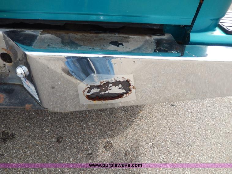 image for item H9591 1994 GMC Sierra 1500 SLE Club Cab pickup truck