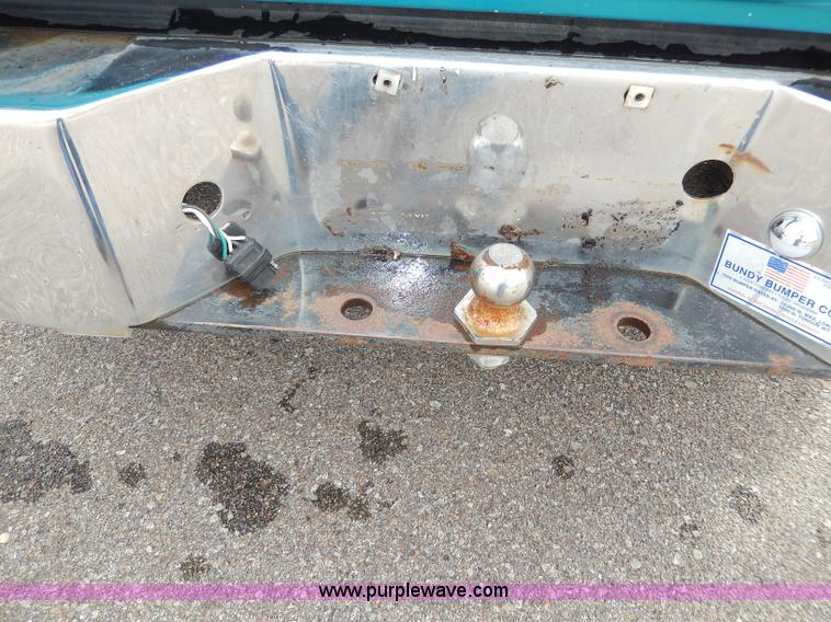 image for item H9591 1994 GMC Sierra 1500 SLE Club Cab pickup truck