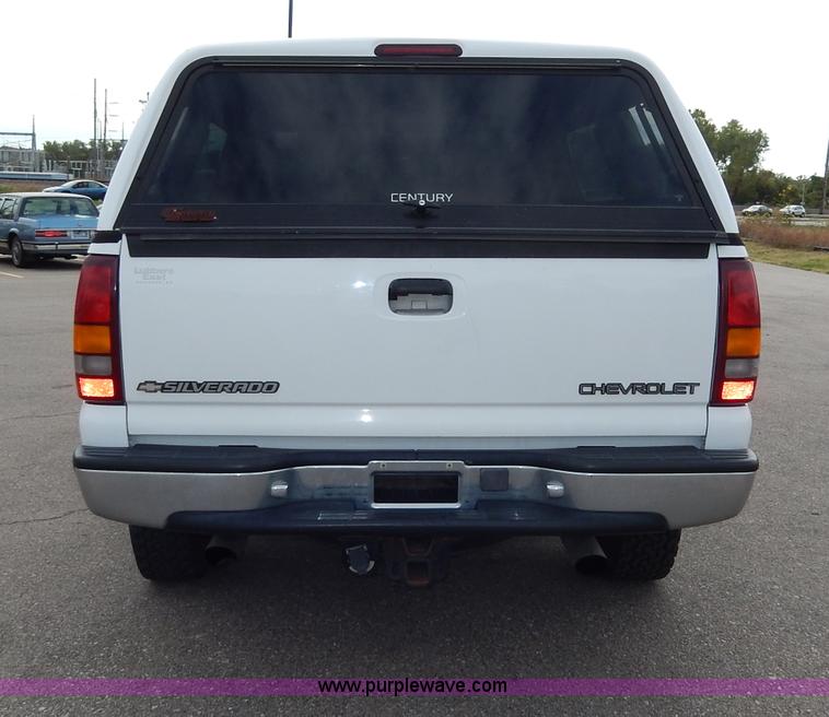 image for item H9592 2001 Chevrolet Silverado 1500 LS Z71 Off-Road pickup truck