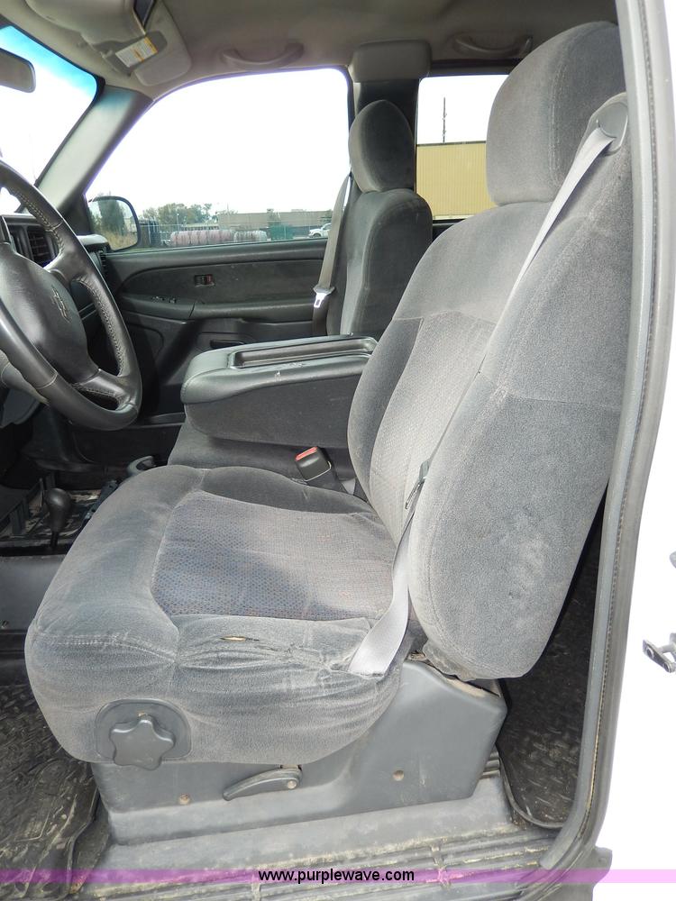 image for item H9592 2001 Chevrolet Silverado 1500 LS Z71 Off-Road pickup truck