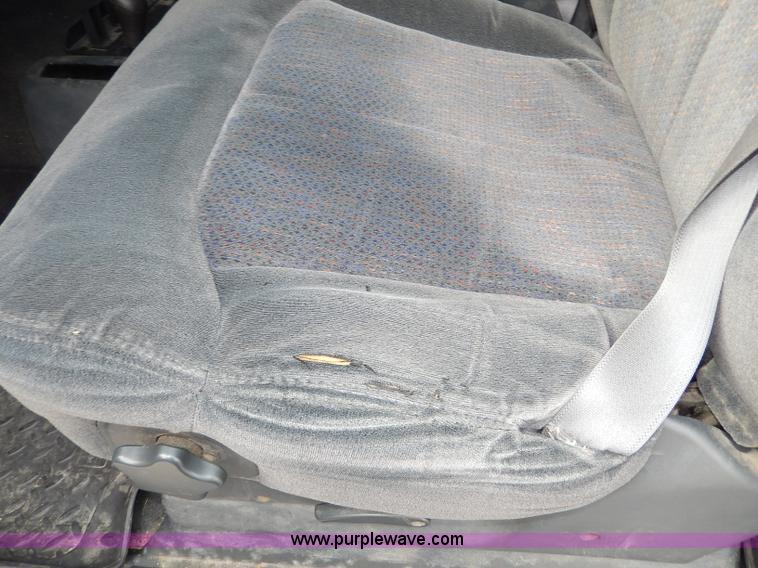 image for item H9592 2001 Chevrolet Silverado 1500 LS Z71 Off-Road pickup truck