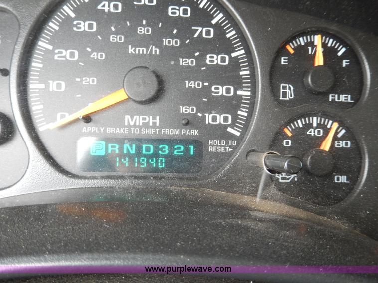 image for item H9592 2001 Chevrolet Silverado 1500 LS Z71 Off-Road pickup truck