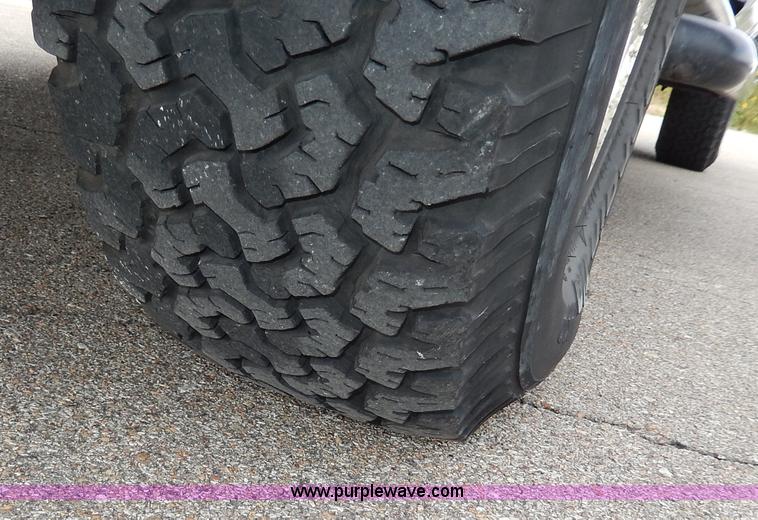 image for item H9592 2001 Chevrolet Silverado 1500 LS Z71 Off-Road pickup truck