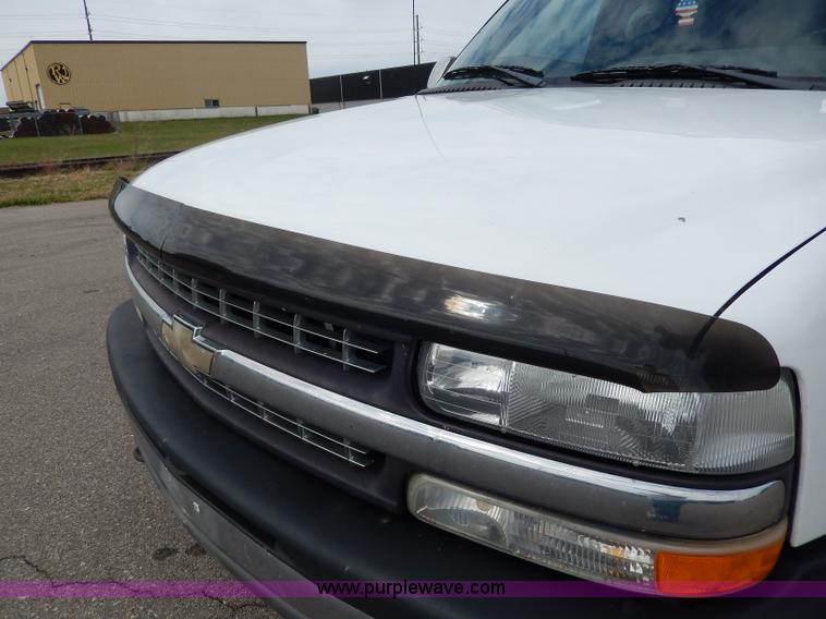 image for item H9592 2001 Chevrolet Silverado 1500 LS Z71 Off-Road pickup truck