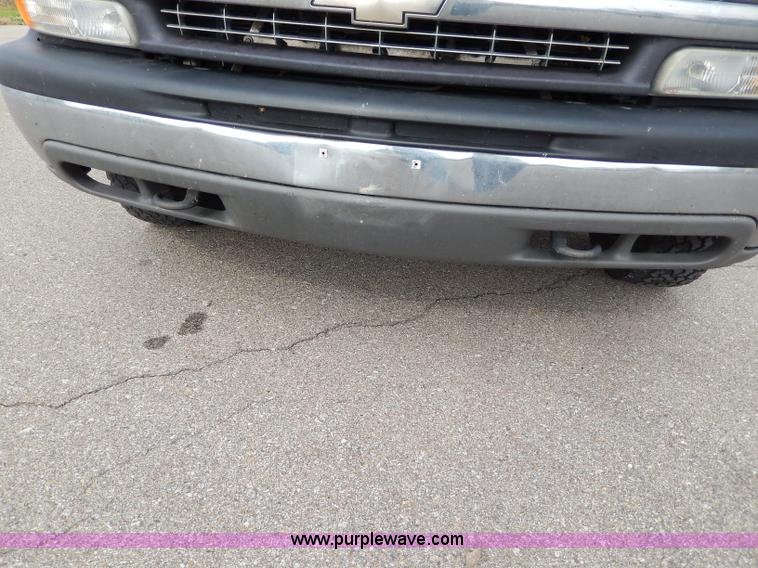 image for item H9592 2001 Chevrolet Silverado 1500 LS Z71 Off-Road pickup truck