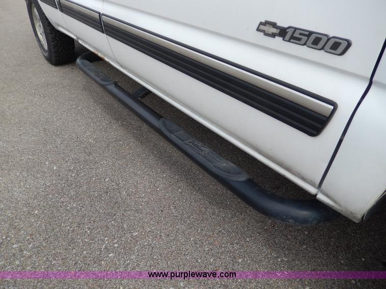 image for item H9592 2001 Chevrolet Silverado 1500 LS Z71 Off-Road pickup truck