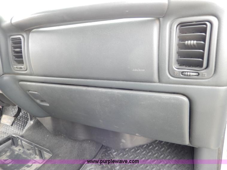 image for item H9592 2001 Chevrolet Silverado 1500 LS Z71 Off-Road pickup truck