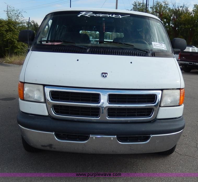 image for item H9593 2001 Dodge Ram 1500 Regency van