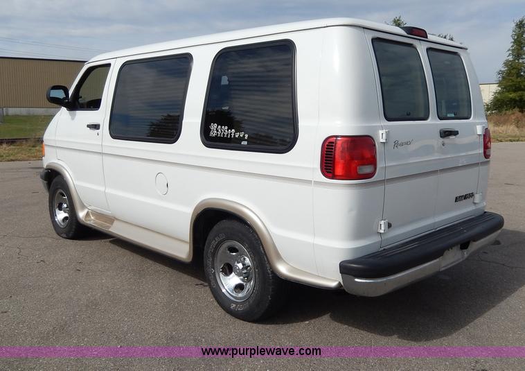 image for item H9593 2001 Dodge Ram 1500 Regency van